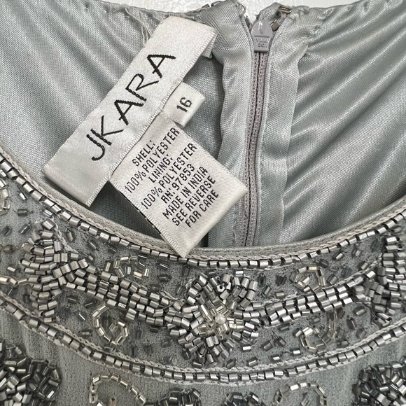 J KARA Formal Gown/Dress with Beaded Sequin Embellished Bodice and Chiffon Skirt - Picture 5 of 9